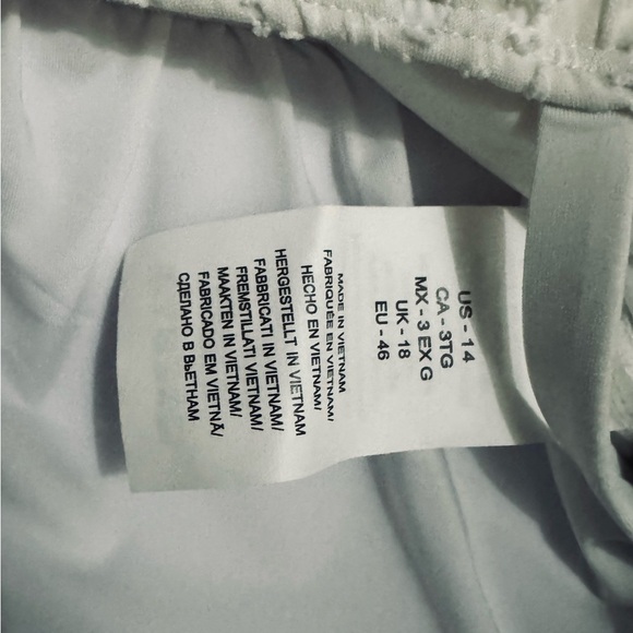 La Blanca Premium Brand Salt Eyelet One-Piece Swimsuit, White Size 14 UPF 50 NWT - Picture 12 of 13